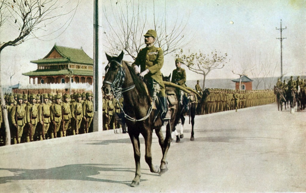 Kenraali Matsui ja prinssi Asaka Nankingin voitonparaatissa 17.12.1937. Lähde: Wikimedia Commons