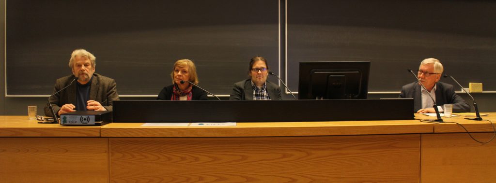 Panelistit vasemmalta oikealle: Yrjö Länsipuro, Tarja K. Ikäheimonen, Jani Saxell ja Eero Patrakka. Kuva: Taneli Hiltunen